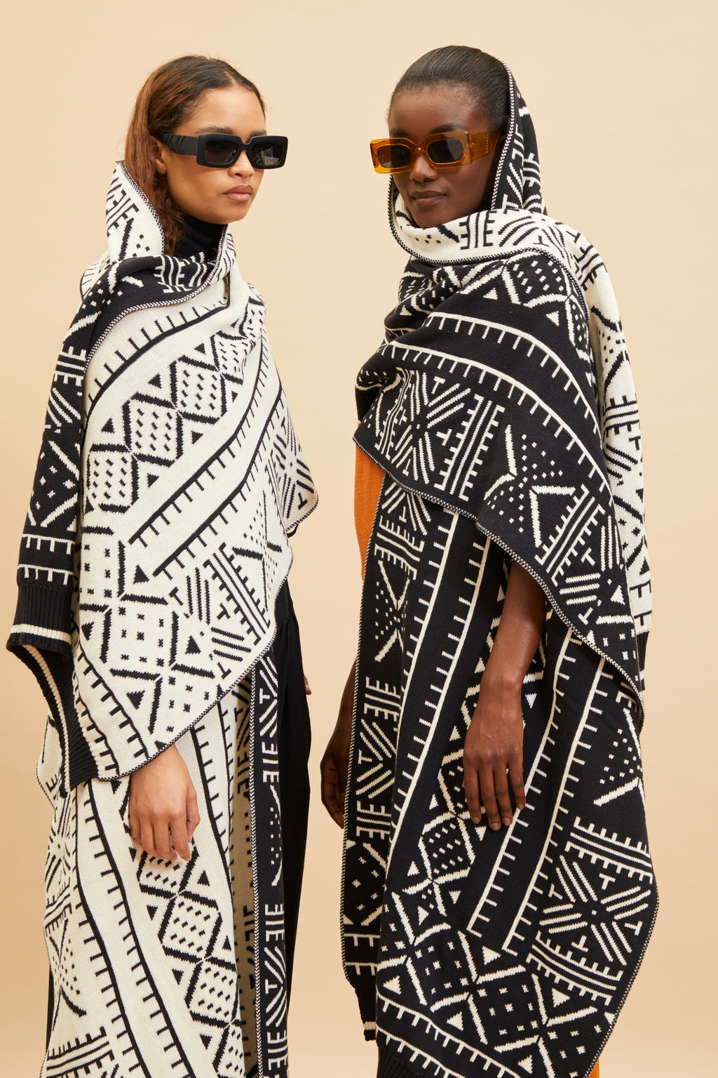 Women's Shawl Collar Wrap Coat - Short-Length - Black - Qinti - The  Peruvian Shop